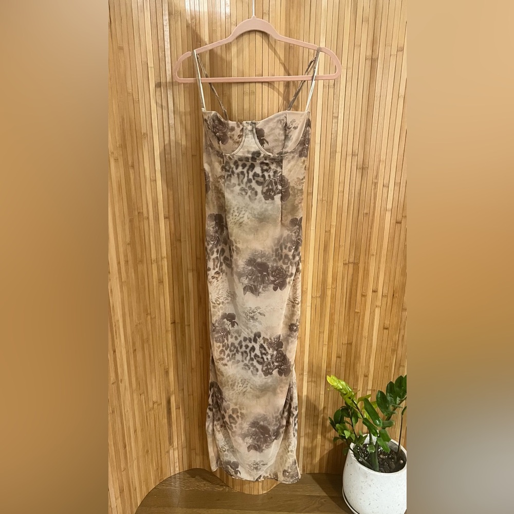 HOUSE OF CB  'Aiza' Cream Floral Print Maxi Dress NWOT size M